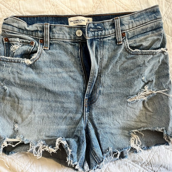 Abercrombie & Fitch High Rise 4” Short - Picture 1 of 5